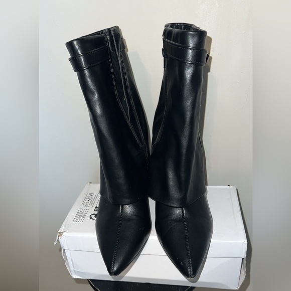 Black Women's Boots - Picture 5 of 7